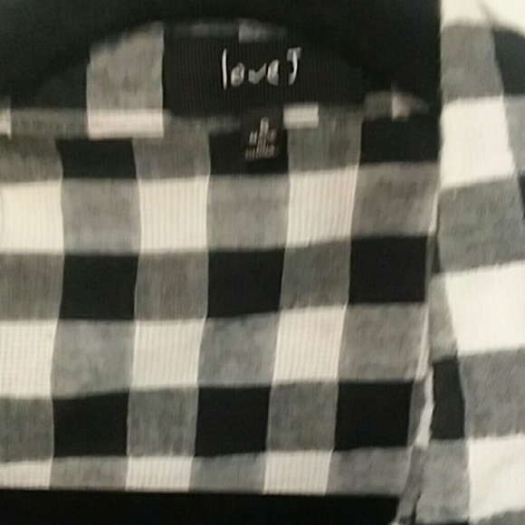 Black and white flannel - Picture 3 of 3